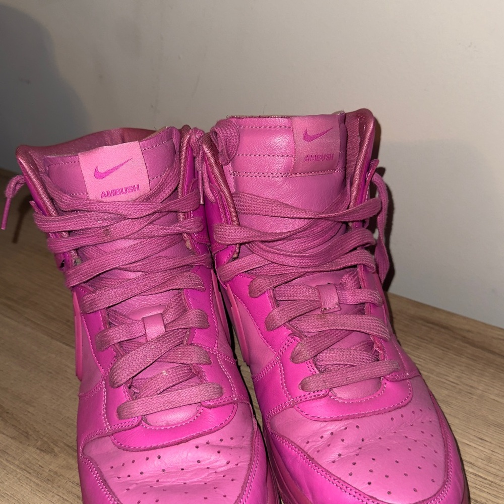 Nike Dunk High
AMBUSH Active Fuchsia - Picture 2 of 7